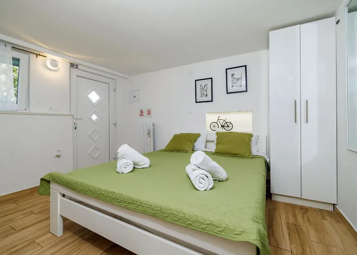 Apartment Jadro Selce