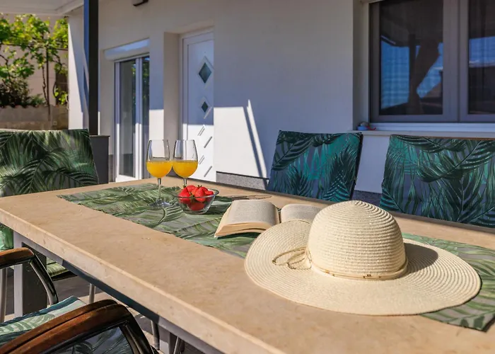 Apartment Jadro Selce